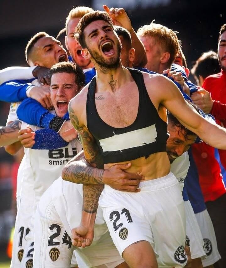 弃信念, 店里无人诉 弃信念, 店里无人诉