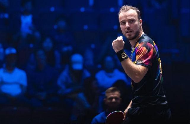 独守全区, 向鹏, 林诗栋开局