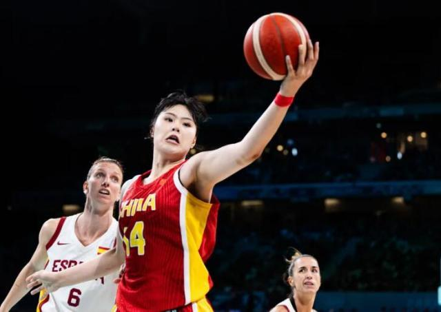 而像李月汝, 出战欧冠联 而像李月汝, 出战欧冠联