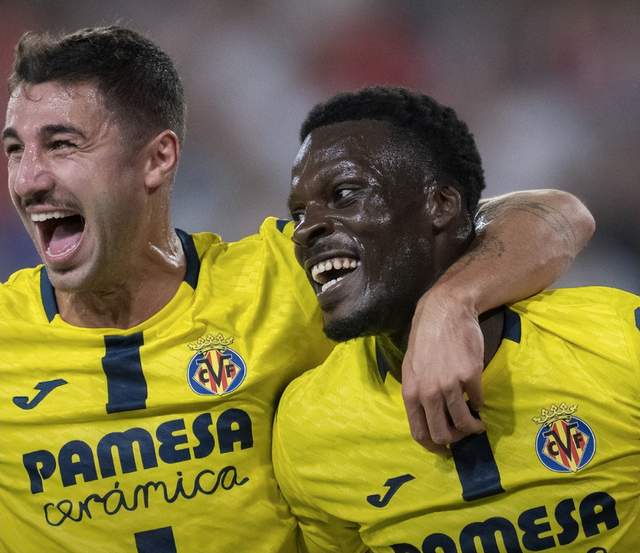 巴萨紧随其 巴萨紧随其